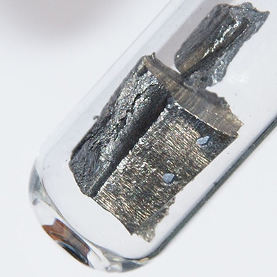 Ultrapure neodymium under argon, 5 grams. Original size in cm: 1